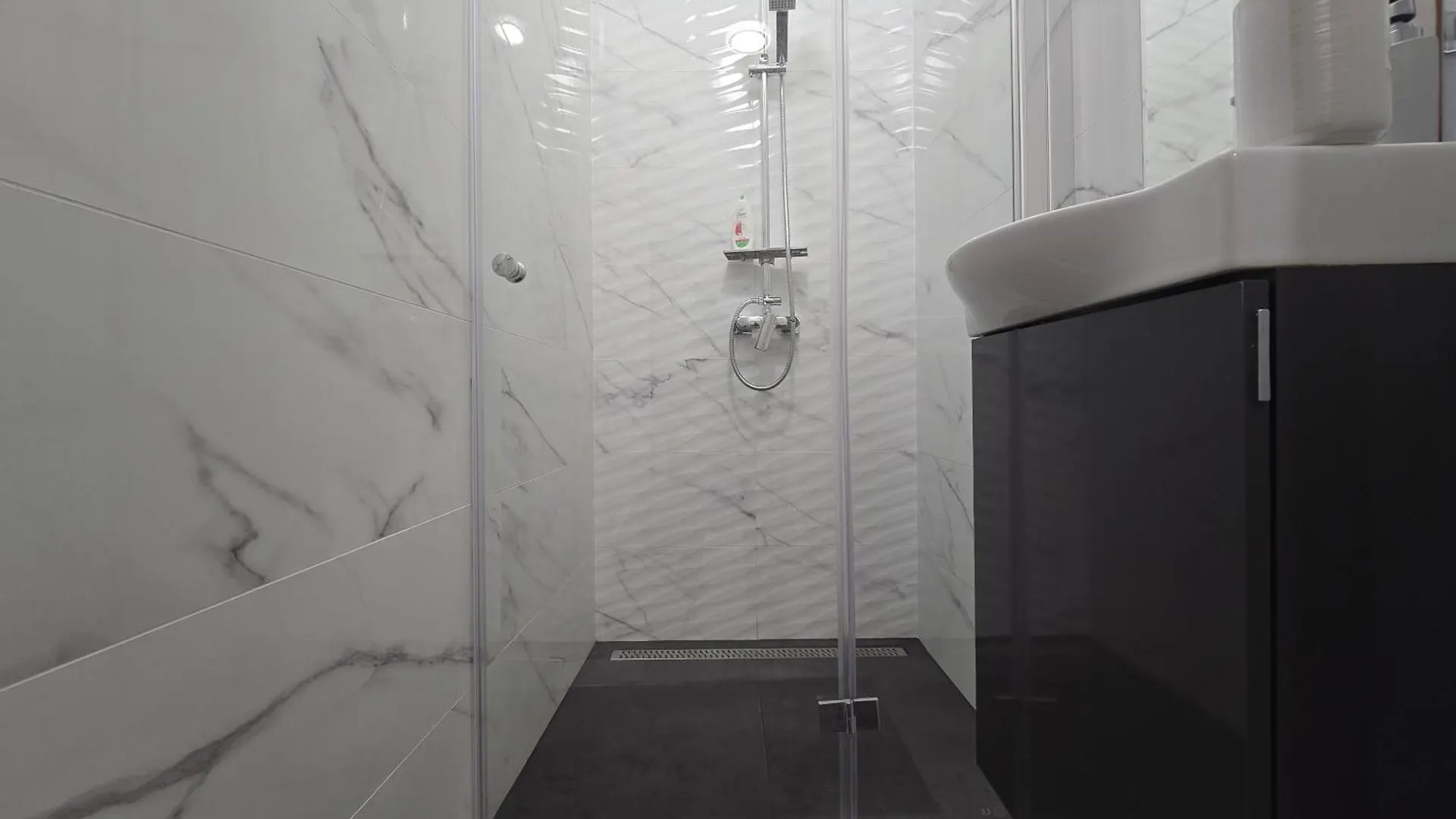 Marble Royal Suite & Studio- Near The City Park Budapest Apartment