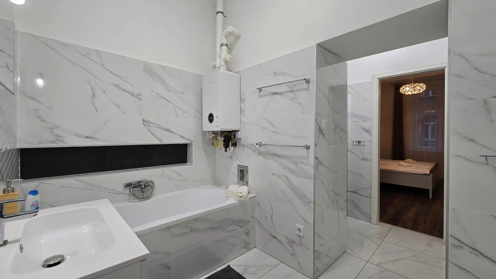 Marble Royal Suite & Studio- Near The City Park Budapest
