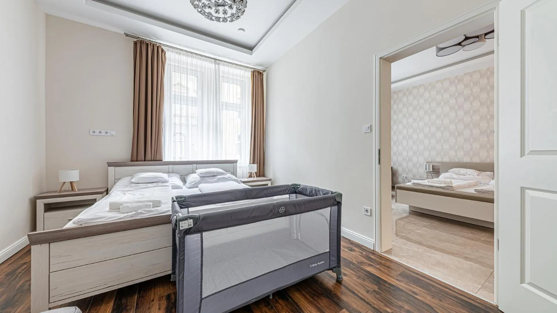 Marble Royal Suite & Studio- Near The City Park Budapest